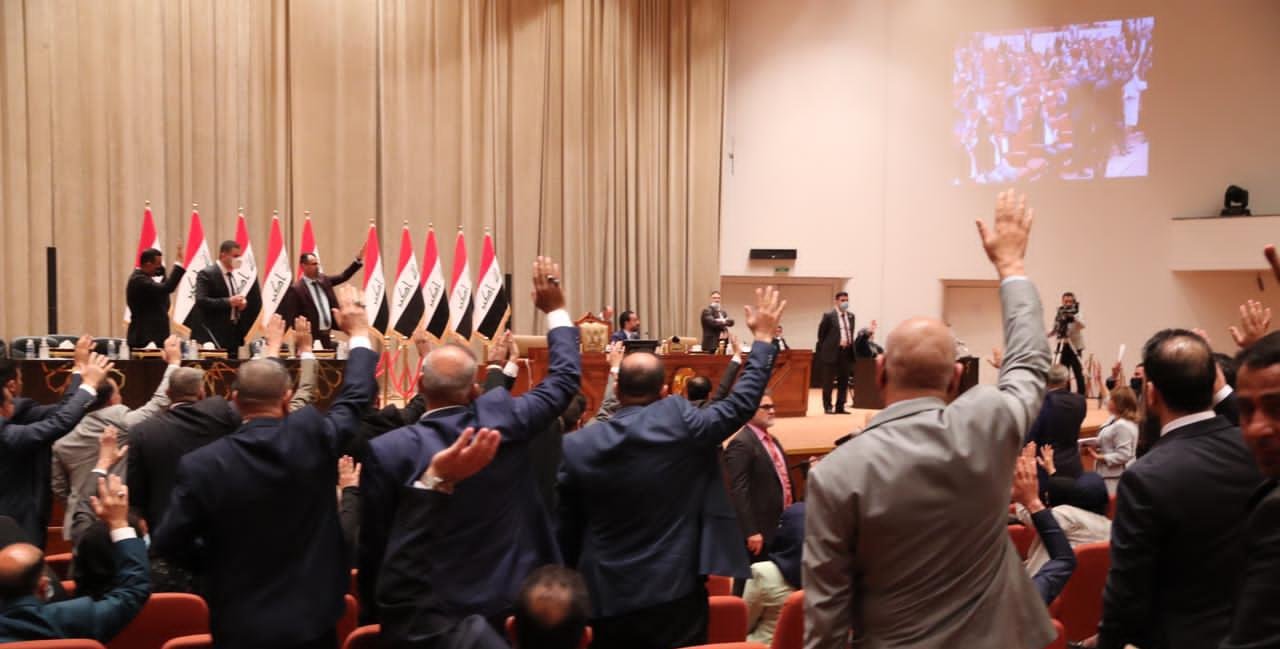 البرلمان يتشاور سراً.. 54 سيارة بملايين الدنانير ودوره التشريعي في سُبات